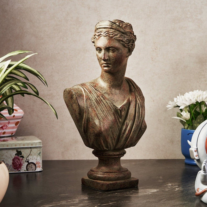 Resin showpieces - Librarian